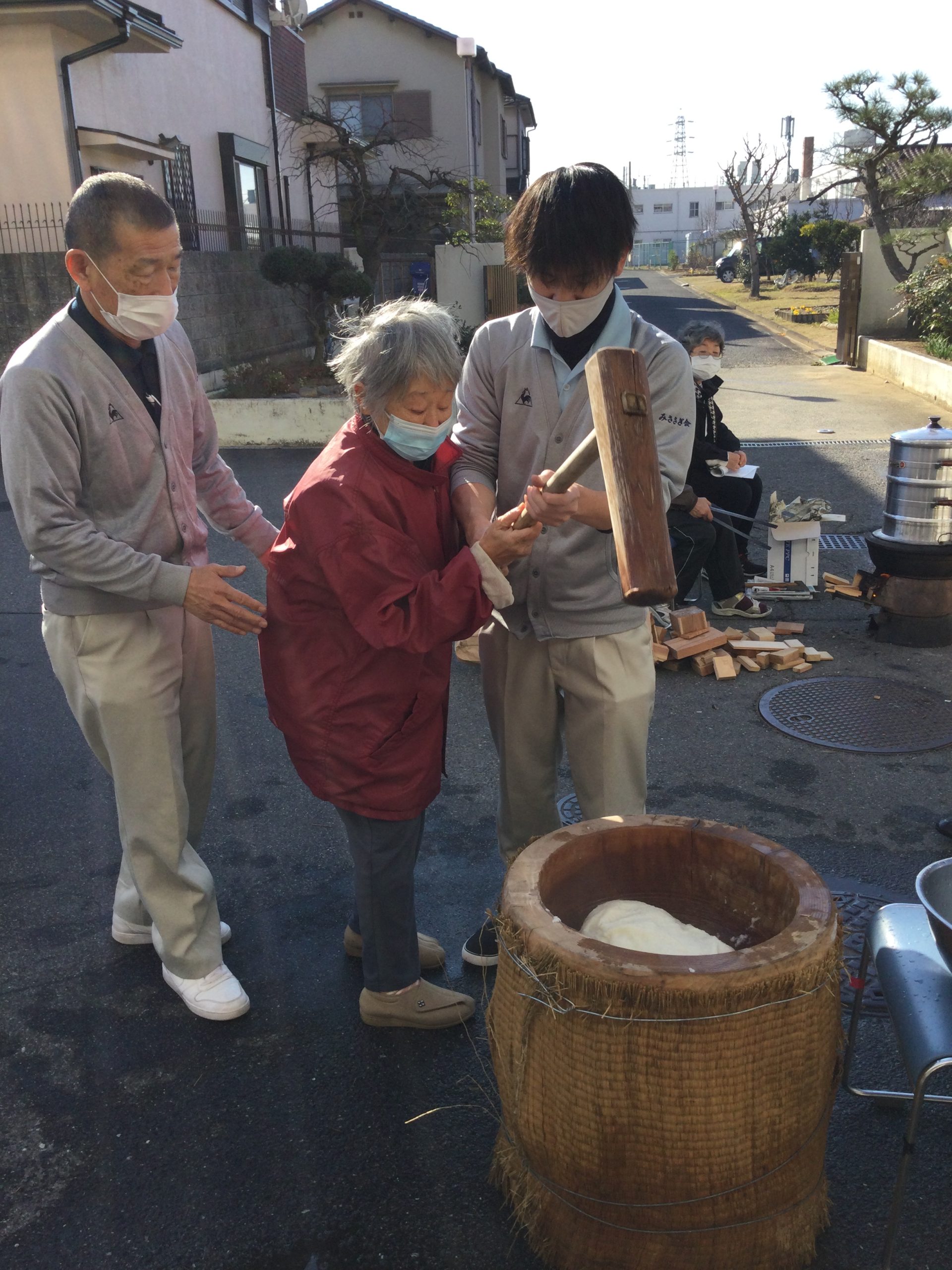 【藤井寺特別養護老人ホーム】🍡餅つき🍡